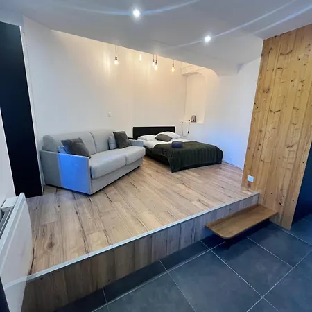 6 Personnes Proche Centre & Parking Apartamento