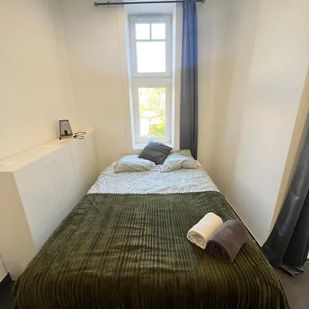 6 Personnes Proche Centre & Parking Apartamento