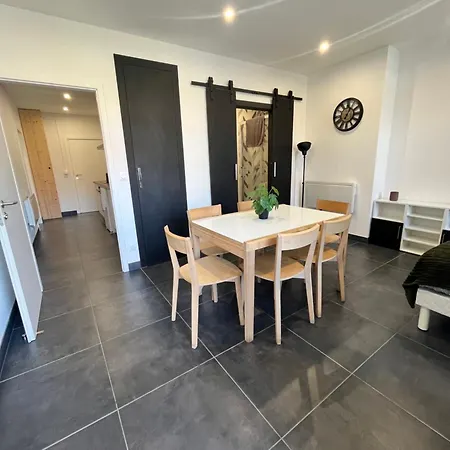 Apartment 6 Personnes Proche Centre & Parking
